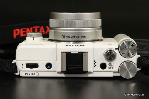  Pentax Q:   