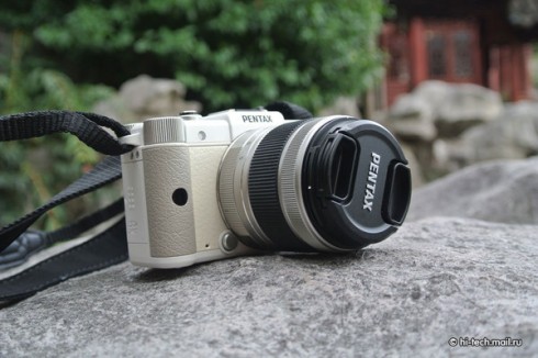  Pentax Q:   
