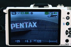  Pentax Q:   