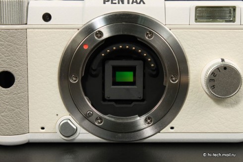  Pentax Q:   