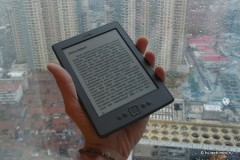  Amazon Kindle 4:    