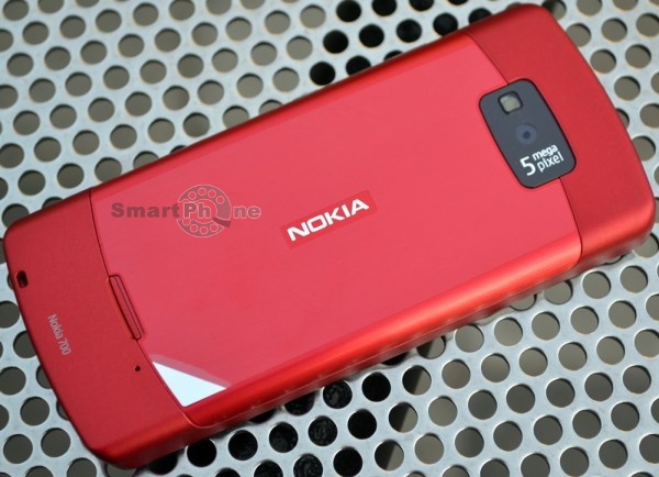 Nokia 700