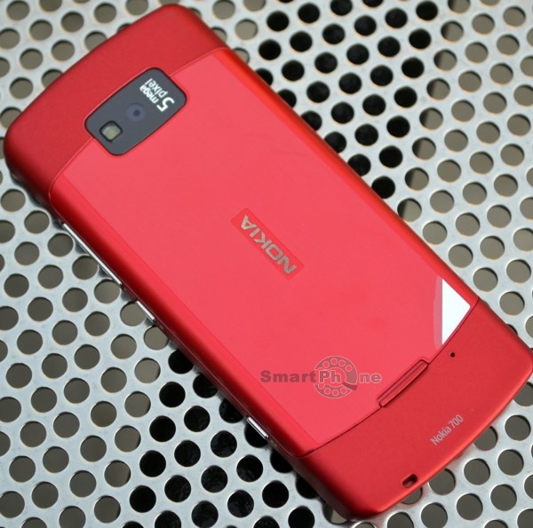 Nokia 700
