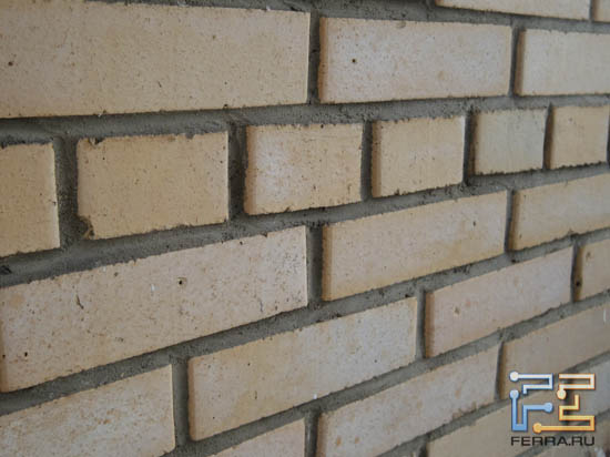 ISO 250, 47 , F/1.9, 1/1250 c