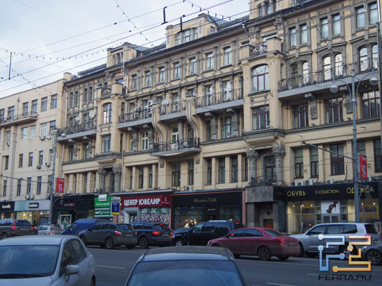 ISO 250, 47 , F/2,2 1/400 c