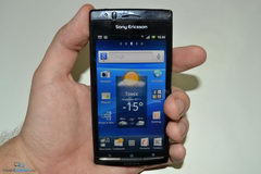  Sony Ericsson Xperia Arc S:  