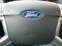  Sony Ericsson Xperia Pro:    Android