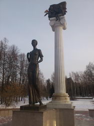  Sony Ericsson Xperia Pro:    Android