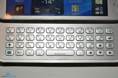  Sony Ericsson Xperia Pro:    Android