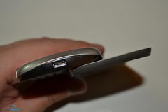  Sony Ericsson Xperia Pro:    Android