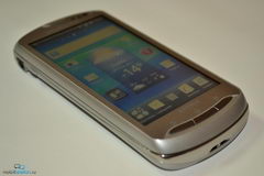  Sony Ericsson Xperia Pro:    Android