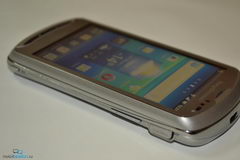  Sony Ericsson Xperia Pro:    Android