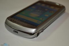  Sony Ericsson Xperia Pro:    Android