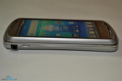  Sony Ericsson Xperia Pro:    Android