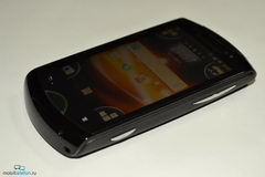 Sony Ericsson Xperia Pro:    Android