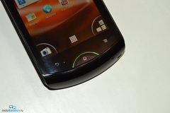  Sony Ericsson Xperia Pro:    Android