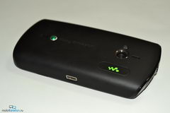 Sony Ericsson Xperia Pro:    Android