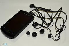  Sony Ericsson Xperia Pro:    Android