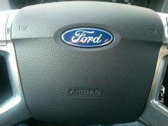  Sony Ericsson Xperia Pro:    Android