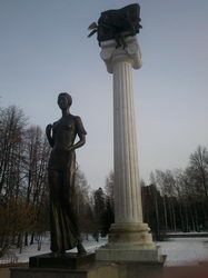  Sony Ericsson Xperia Pro:    Android