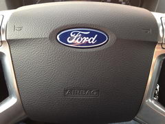  Sony Ericsson Xperia Pro:    Android