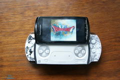 Sony Ericsson Xperia Play:    