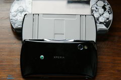  Sony Ericsson Xperia Play:    