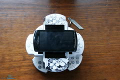  Sony Ericsson Xperia Play:    