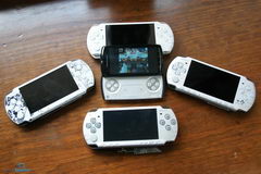  Sony Ericsson Xperia Play:    