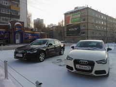  Nokia Lumia 800:   Windows Phone 