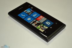  Nokia Lumia 800:   Windows Phone 