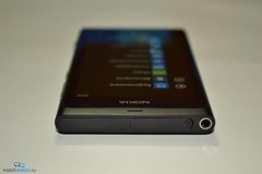 Nokia Lumia 800:   Windows Phone 