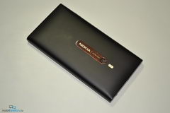  Nokia Lumia 800:   Windows Phone 