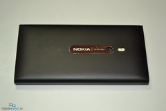  Nokia Lumia 800:   Windows Phone 