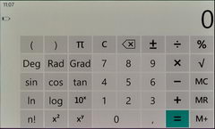  Nokia Lumia 800:   Windows Phone 