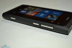  Nokia Lumia 800:   Windows Phone 
