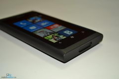  Nokia Lumia 800:   Windows Phone 