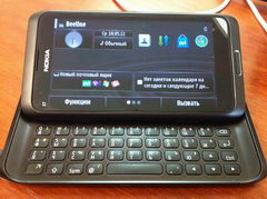  Nokia E7:    Symbian