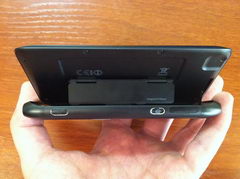  Nokia E7:    Symbian