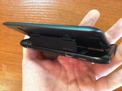  Nokia E7:    Symbian