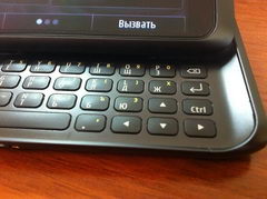  Nokia E7:    Symbian