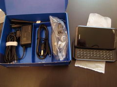  Nokia E7:    Symbian