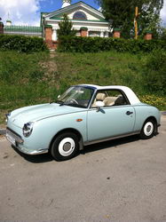  Nokia E7:    Symbian