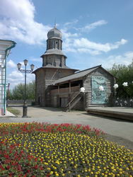  Nokia E7:    Symbian