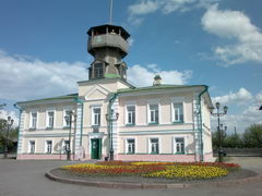  Nokia E7:    Symbian