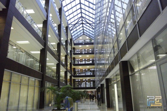 ISO 6400, 27 , F/3.5, 1/250 c