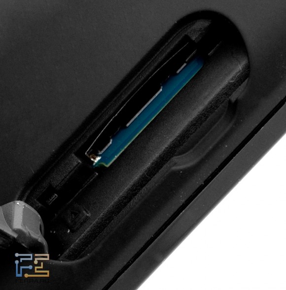     microSD    Sony PRS-T1