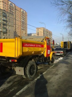  Nokia Asha 303:    QWERTY-