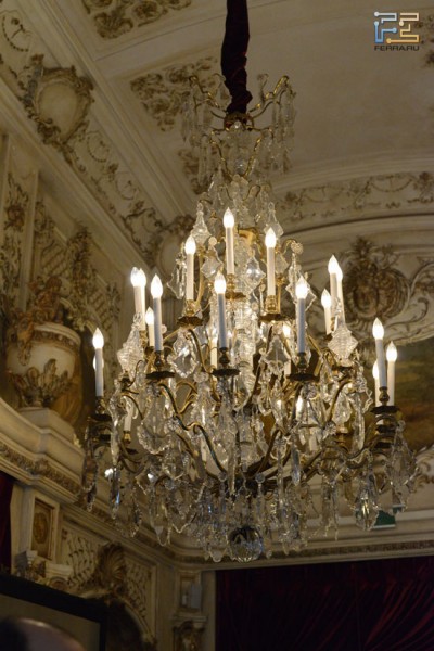 Nikon D800, ISO 6400, 50 , f/5.0, 1/320 c