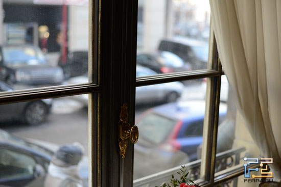 Nikon D800, ISO 3200, 50 , f/2.2, 1/4000 